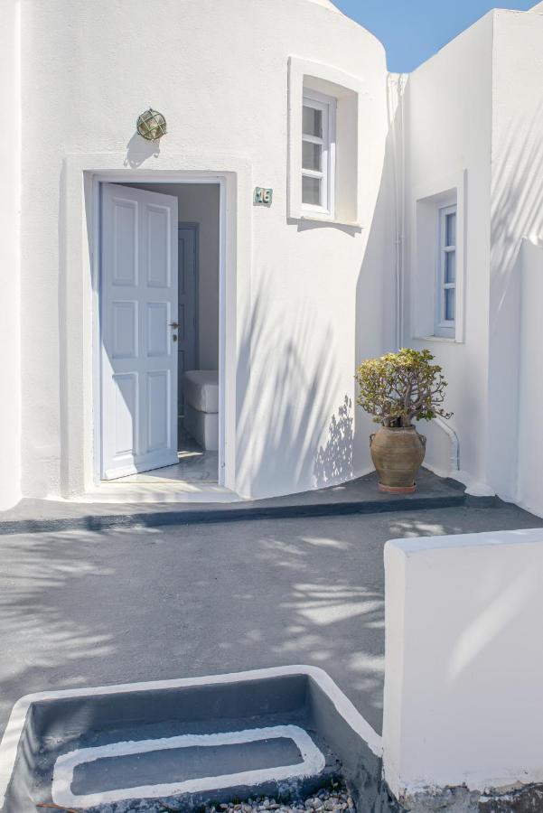 Pelagos Hotel - Oia Exterior photo
