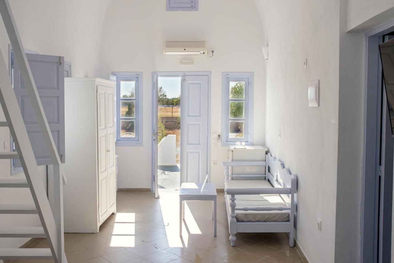 Pelagos Hotel - Oia Exterior photo