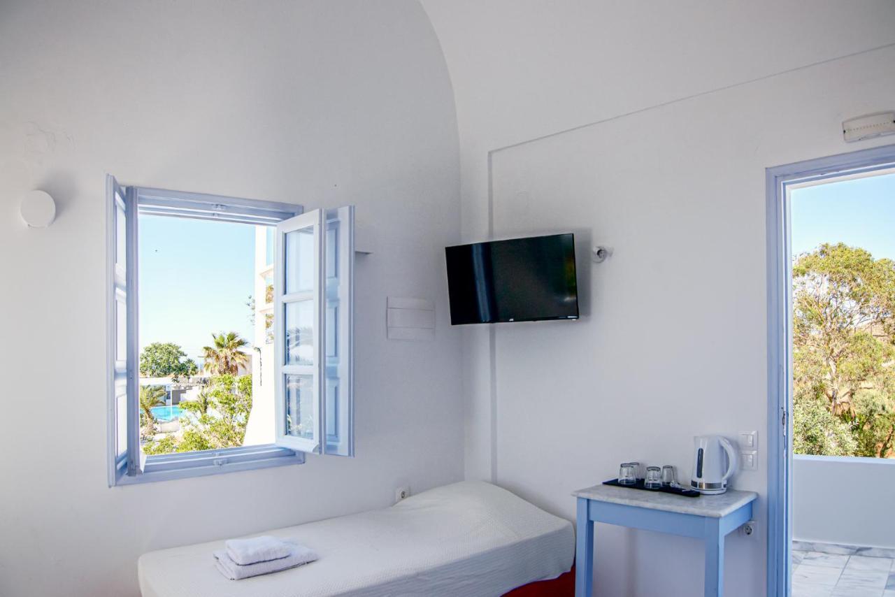 Pelagos Hotel - Oia Exterior photo